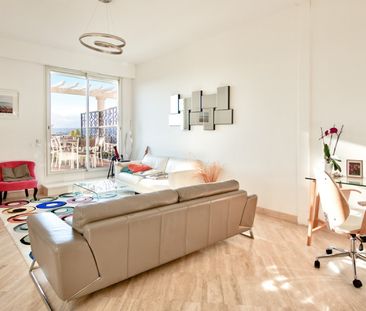 NICE MONT BORON - SUPERBE 4 PIÈCES MEUBLÉ DE 156 M² À LOUER - HAUT STANDING - TRAVERSANT - PISCINE - BALCON - GARAGE DOUBLE - Photo 5