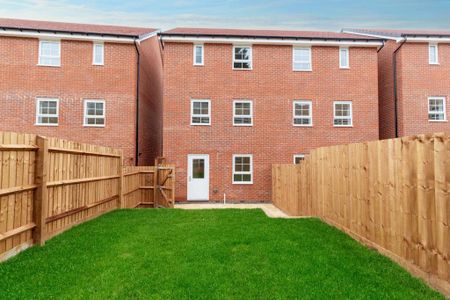 3 bedroom semi-detached house to rent - Photo 3