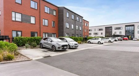 Furnished 2BR Northcote Apartment w/ Parking - Photo 3