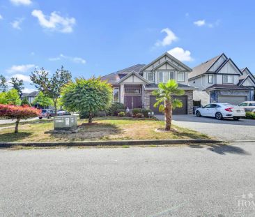 7909 147A St — Quiet and Peaceful 2 Bedroom Basement Suite in Surrey - Photo 4