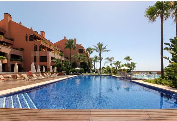 Middle Floor Apartment in Puerto Banús - Foto 1