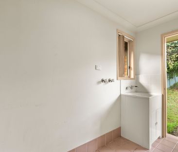 Spacious Duplex With Large Yard - Photo 4