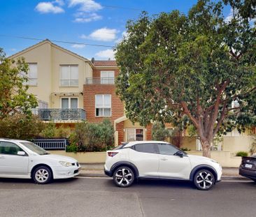 Convenient 2-Bedroom Unit Near Strathmore Train Station - Photo 2