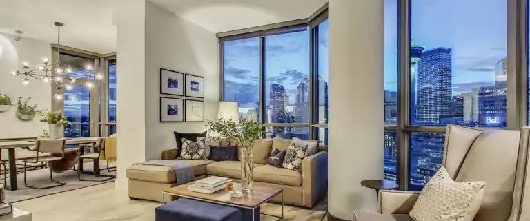 Sub-Penthouse. 2-Blocks to Downtown. Open View of the Rockies and Skyline | 2503 - 220 12th Ave SE, Calgary - Photo 1