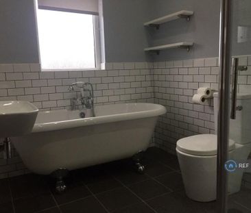 2 bedroom maisonette to rent - Photo 6