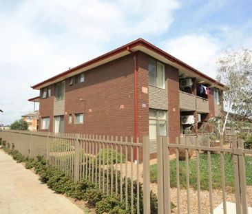 Short walk to Upfield Train Station - Photo 5