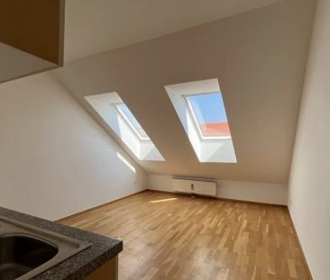 Gemütliche 2-Zimmer Dachgeschosswohnung im Zentrum von Graz - Photo 2