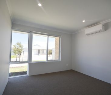 Brand New Home in Coastal Madora Bay! - Photo 5