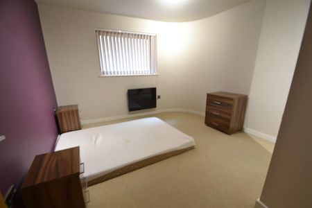 2 Bedroom Apartment for rent in I Quarter, Blonk Street, Town Centre, Sheffield - Photo 3