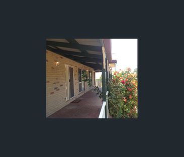 WELL MAINTAINED & PRESENTED COLONIAL DESIGNED HOME WITH CHARM & CHA... - Photo 6