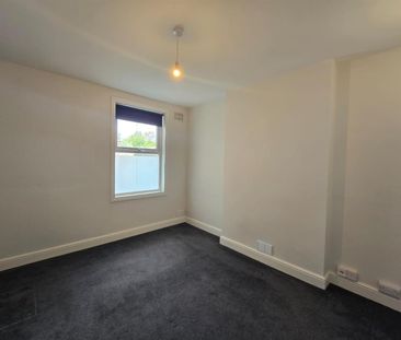 Brighton Road, Horsham RH13, London - Photo 2