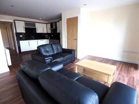 3 bedroom flat to rent - Photo 3