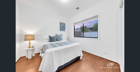 Impressive Family Home with Style, Space & Prime Location! - Photo 4