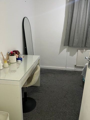 Room in a Shared House, Malvern Road, LS11 - Photo 2