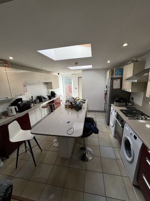 208 DAWLISH ROAD - Photo 1