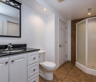 For Lease - 4 Tunbridge Road, Barrie, Ontario - Photo 2