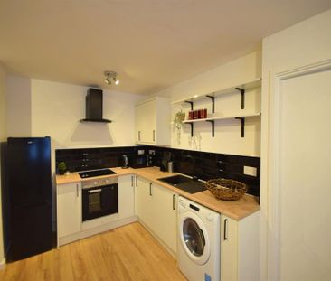 1 Bedroom Apartment To Let - Photo 6