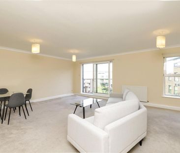 2 bedroom flat in Tower Bridge - Photo 1