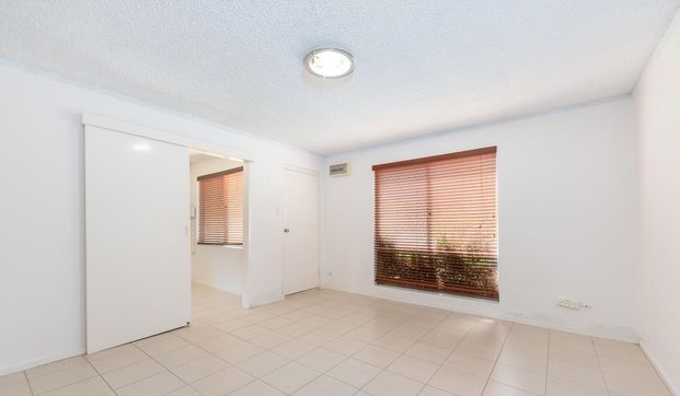 TOWN HOUSE - Photo 1