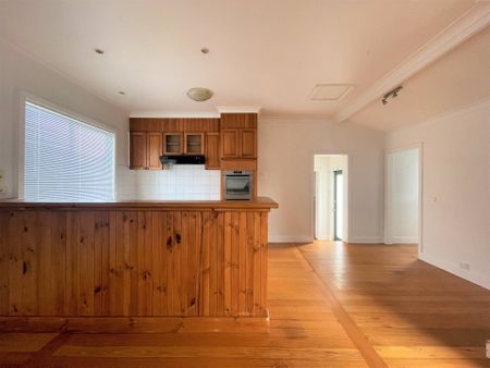 ADDISON REAL ESTATE - Photo 4