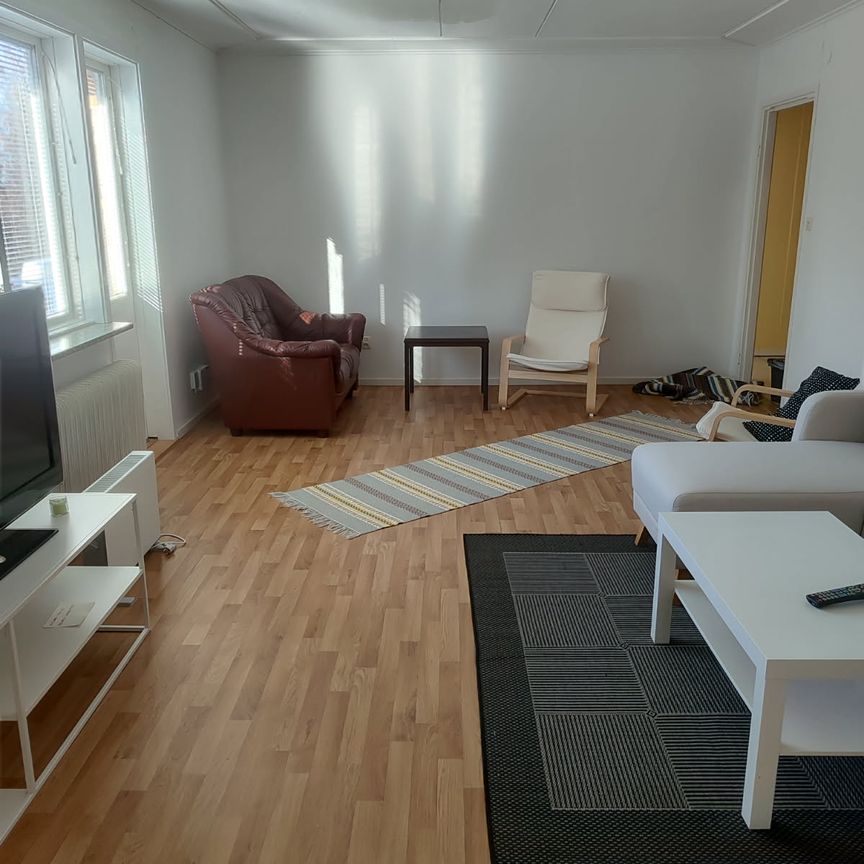 Skogsvägen, Östavall - Foto 1