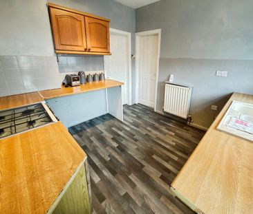 3 bedroom semi-detached house to rent - Photo 5