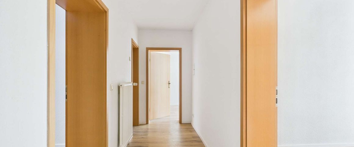 Helle 3-Zimmer Souterrainwohnung mit Balkon in zentraler Wohnlage von Plauen - Photo 1