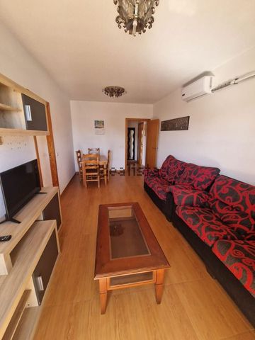 Alquiler de piso en Avenida del Teatro - Photo 2