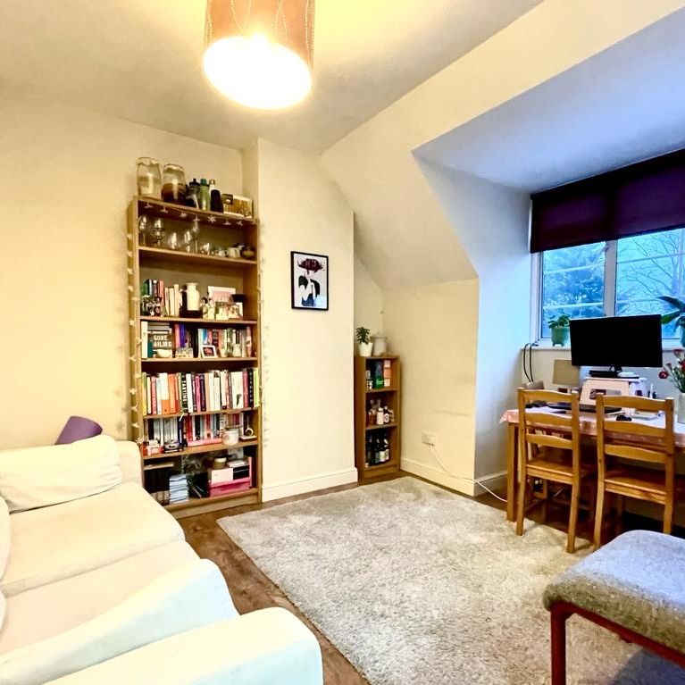 2 Bed Flat, Lydford Road, NW2 - Photo 1