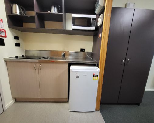 Stylish Studio Apartment for Rent – 315/12 Martin Square, Wellington - Photo 1