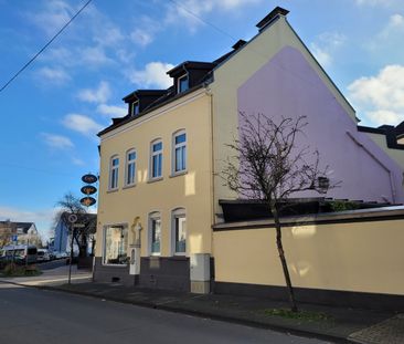 *Altbauflair mitten in Troisdorf* Lichtverwöhnt mit hohen Decken - Photo 5