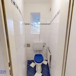 1020 Wien, Novaragasse Top 9, zwei Zimmer, 59m², Wohnküche, Wannenbad, WC, Hofruhelage, 1. Stock ohne Lift, Miete: EUR 680,-- inkl. Bk., Mwst. - Photo 2