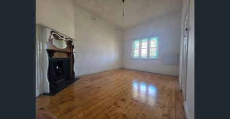 Come Live In The Heart Of Coburg - Spacious Family Living in a Prime Location - Photo 2