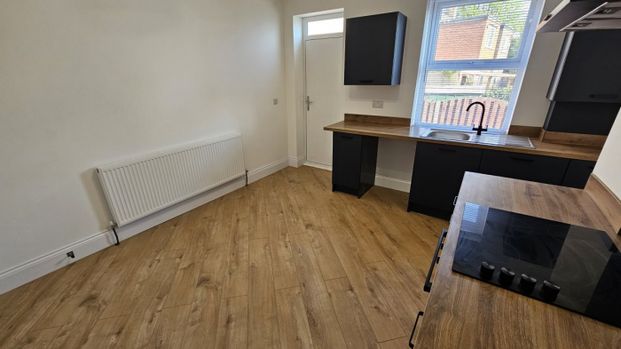 2 bed Terraced - To Let - Photo 1