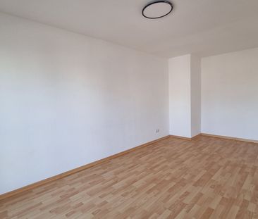 Sonnige 2-Raum-Wohnung mit kleinem Balkon in Dresden-Friedrichstadt - Photo 2