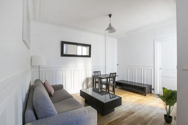 Appartement à louer rue de Vaugirard, Paris 15ème - Photo 1