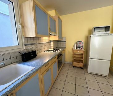 Location Appartement 3 pièces 68m² - Photo 5