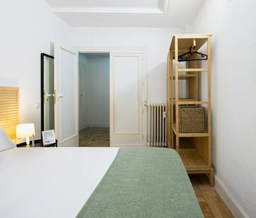 Plaza del Conde del Valle de Súchil, Madrid, Community of Madrid 28015 - Photo 3