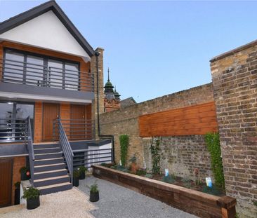 Third Cross Road, Twickenham, Middlesex, UK, TW2 - Photo 5