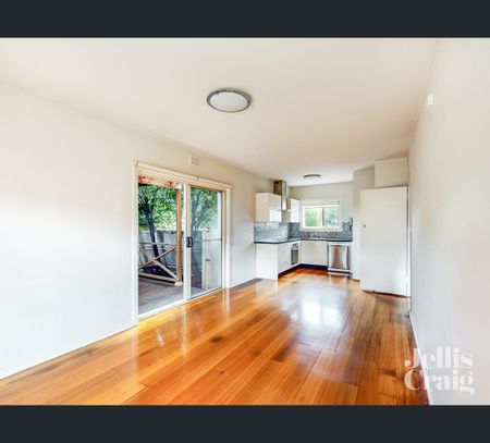 1/1a Gilbertson Street, Essendon, Vic 3040 - Photo 2