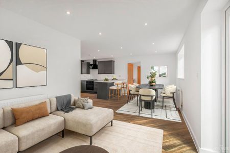 4 bedroom detached house to rent - Photo 2