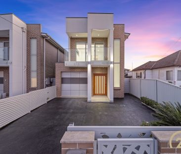 Modern&comma; Spacious&comma; Five-Bedroom Family Home&excl;&excl; - Photo 1