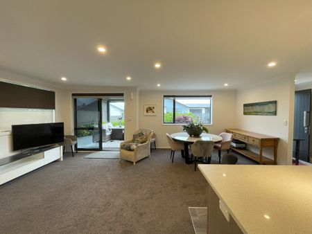 Fully Furnished Sanctuary in Havelock North! - Photo 4