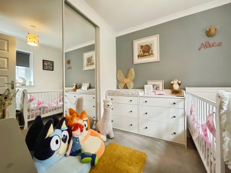 3 bedroom Detached House to let - Photo 4