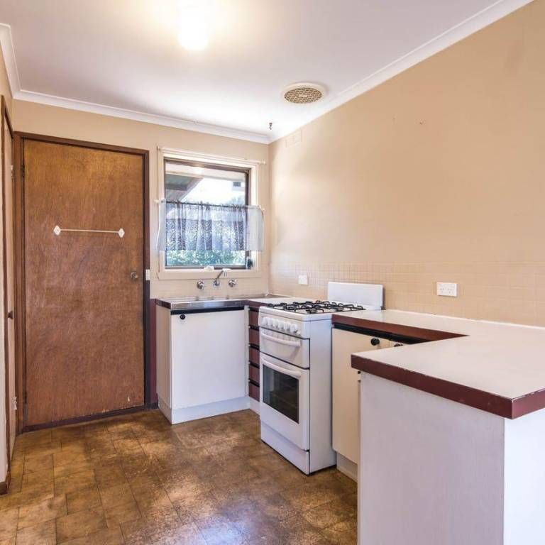 Central 2 Bed Unit - Photo 1