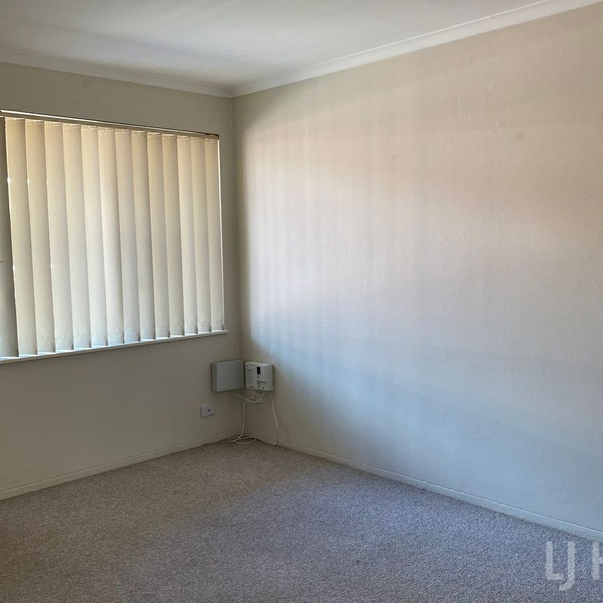 Neat One Bedroom Unit With Lock-up Garage - Photo 1