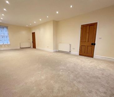4 bedroom detached house to rent - Photo 6
