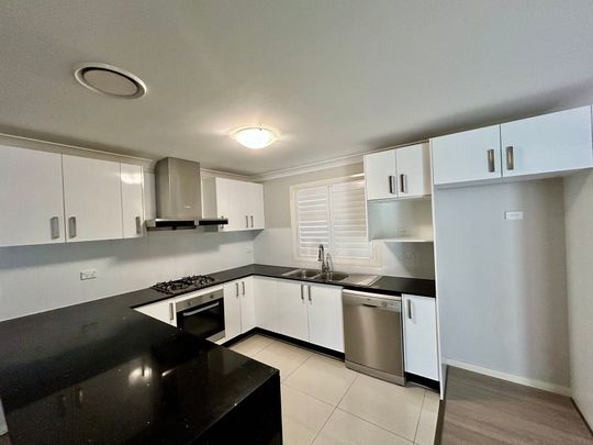 Modern 4-Bed Family Home in a Peaceful Glenwood Pocket - Photo 1