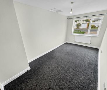 3 bedroom detached bungalow to rent - Photo 4