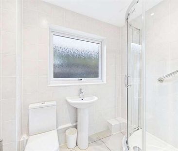 Park Road, Farnborough, Hampshire, GU14 - Photo 4